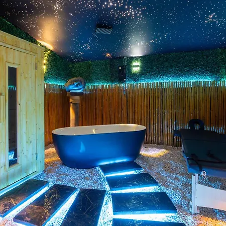 The Jungle Villa Khophai Pattaya Center 5 Bedroom Exterior photo